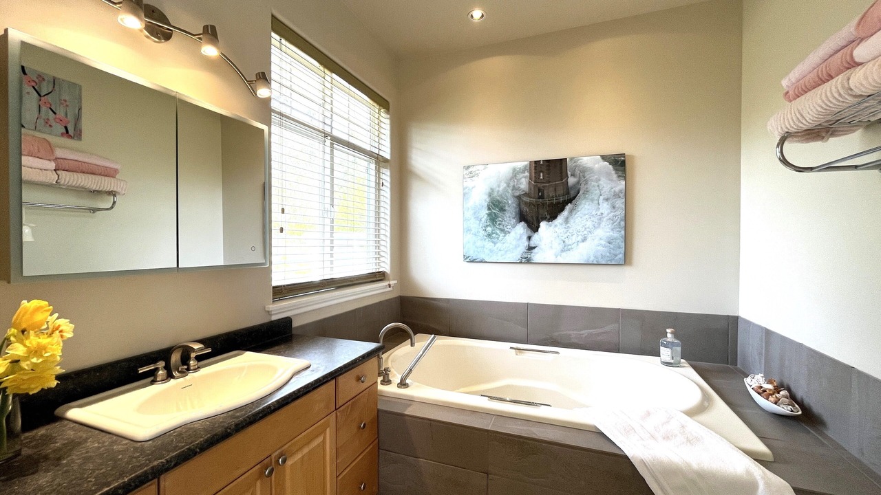 Photo of Bathroom in Otter Point