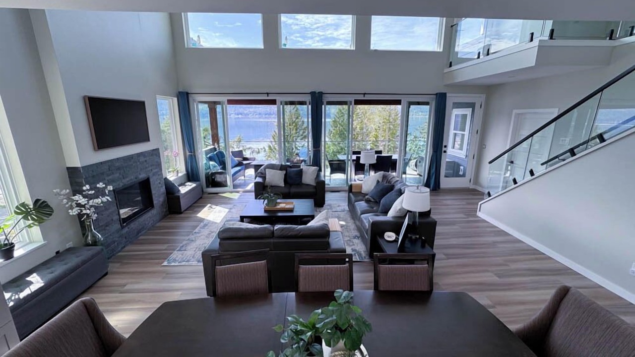Photo of Livingroom in Anglemont