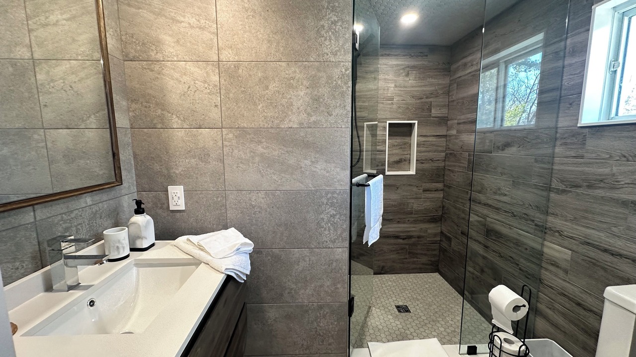 Photo of Bathroom in Honey Harbour
