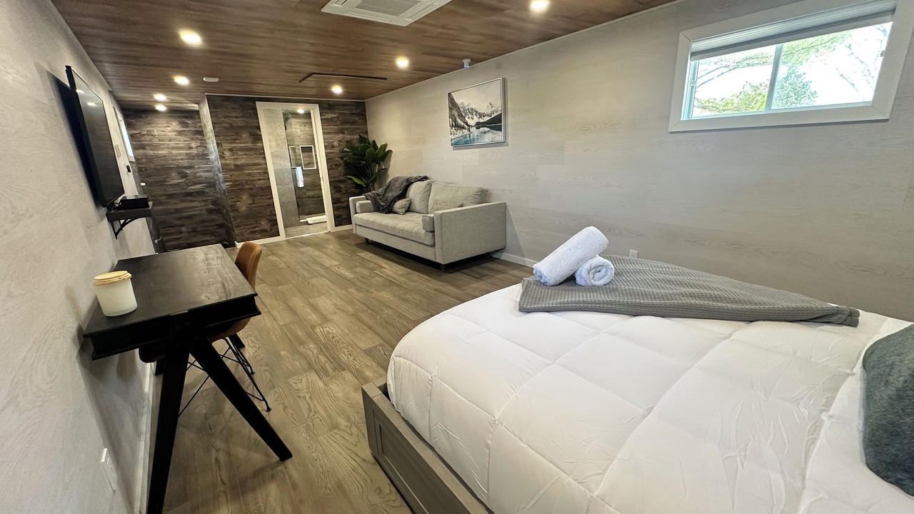 Photo of Bedroom in Honey Harbour