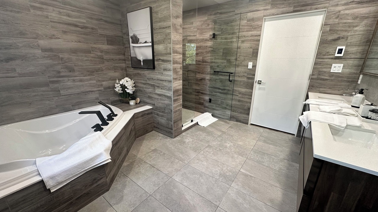 Photo of Bathroom in Honey Harbour
