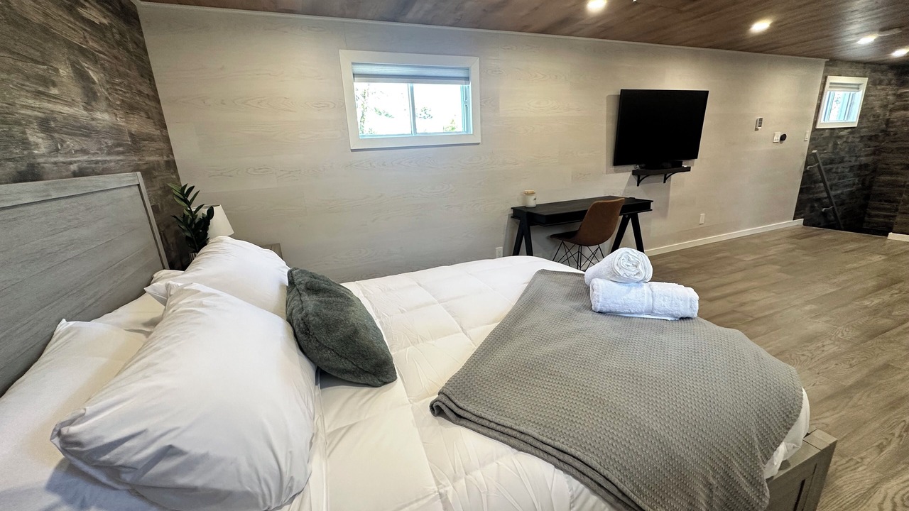 Photo of Bedroom in Honey Harbour