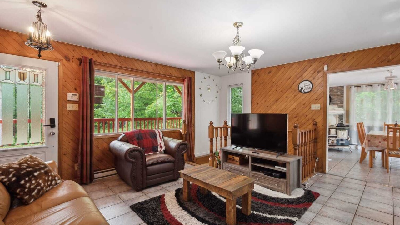 Photo of Livingroom in Lac-Swell