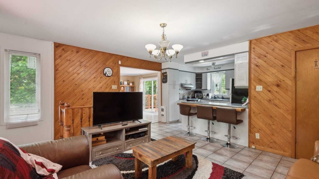 Photo of Livingroom in Lac-Swell