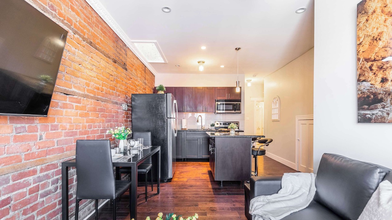 Photo of Bedroom in Central Hamilton