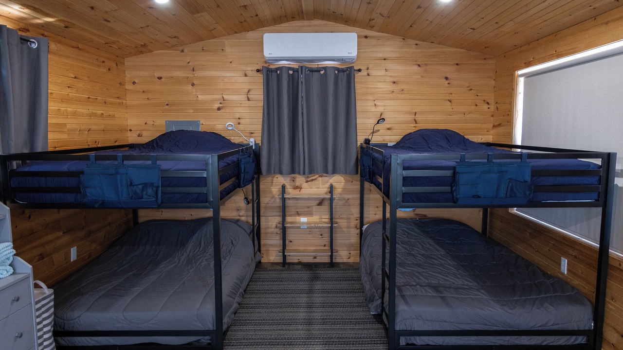 Photo of Bedroom in Lakeside