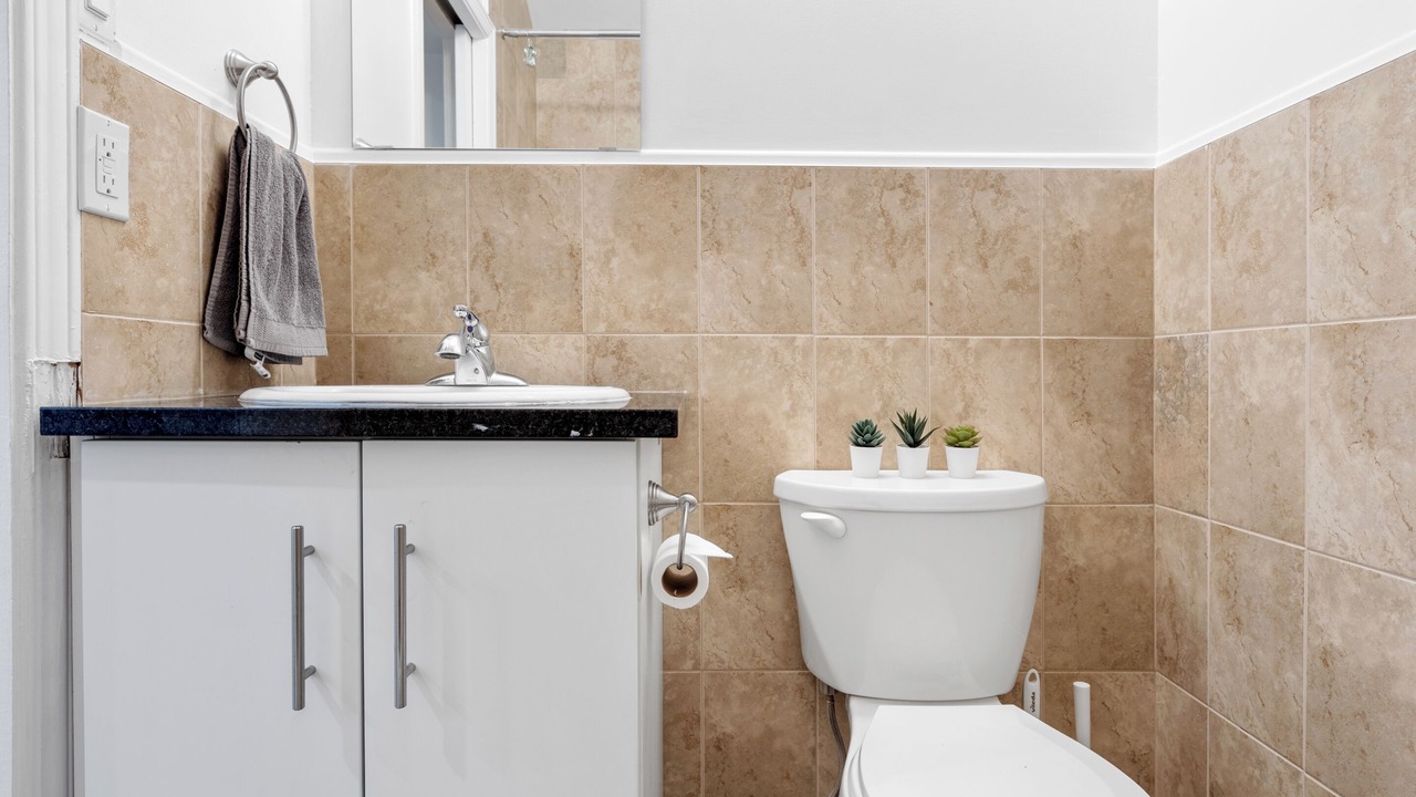 Photo of Bathroom in Byward Market - Parliament Hill