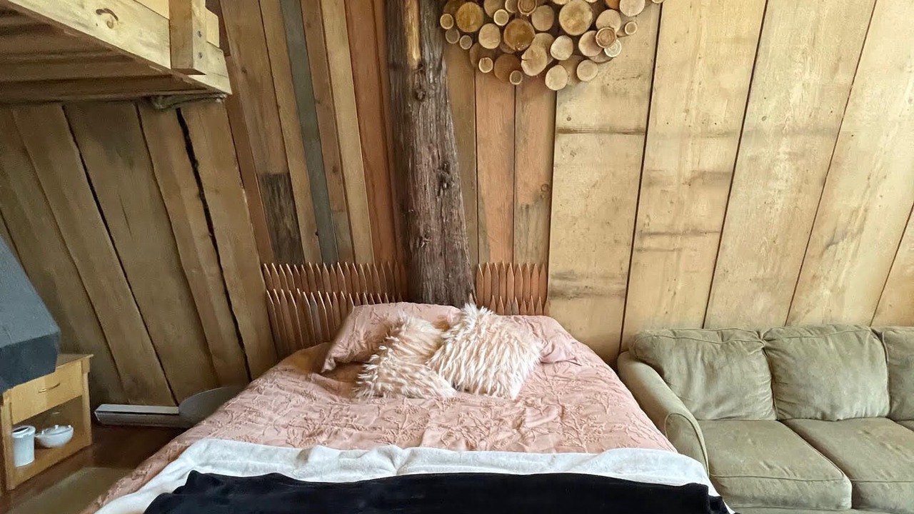 Photo of Bedroom in Powell River