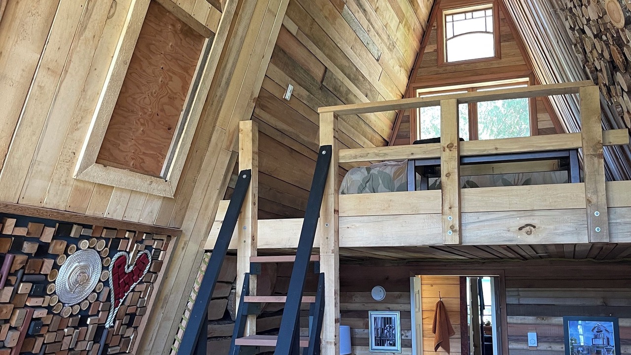 Photo of Bedroom in Powell River