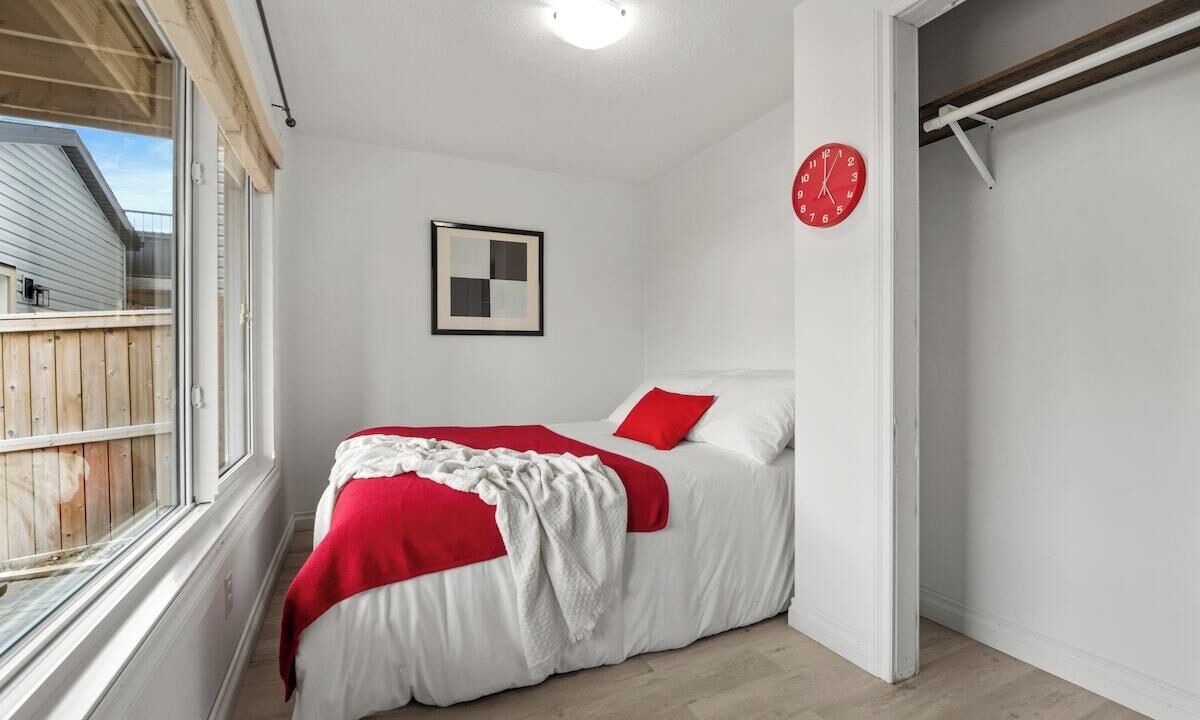 Photo of Bedroom in Okotoks
