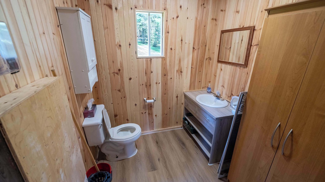 Photo of Bathroom in Saint-Alfred