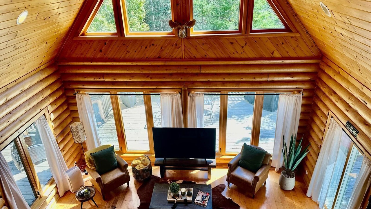 Photo of Livingroom in Northern Bruce Peninsula