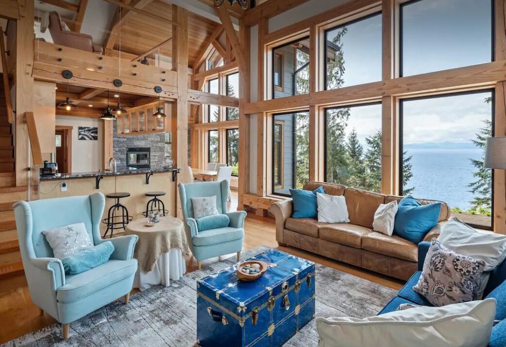 Photo of Livingroom in Juan de Fuca Electoral Area
