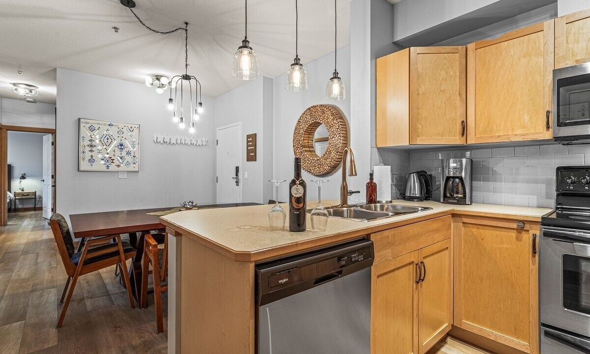 Photo of Kitchen in Cougar Creek