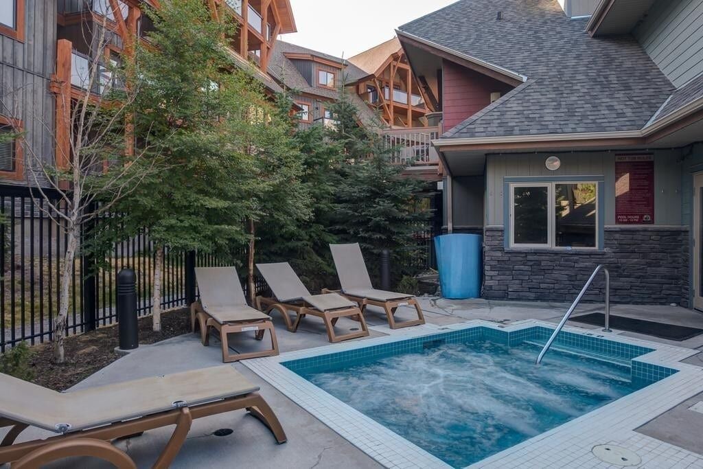 Photo of Outdoor in Cougar Creek