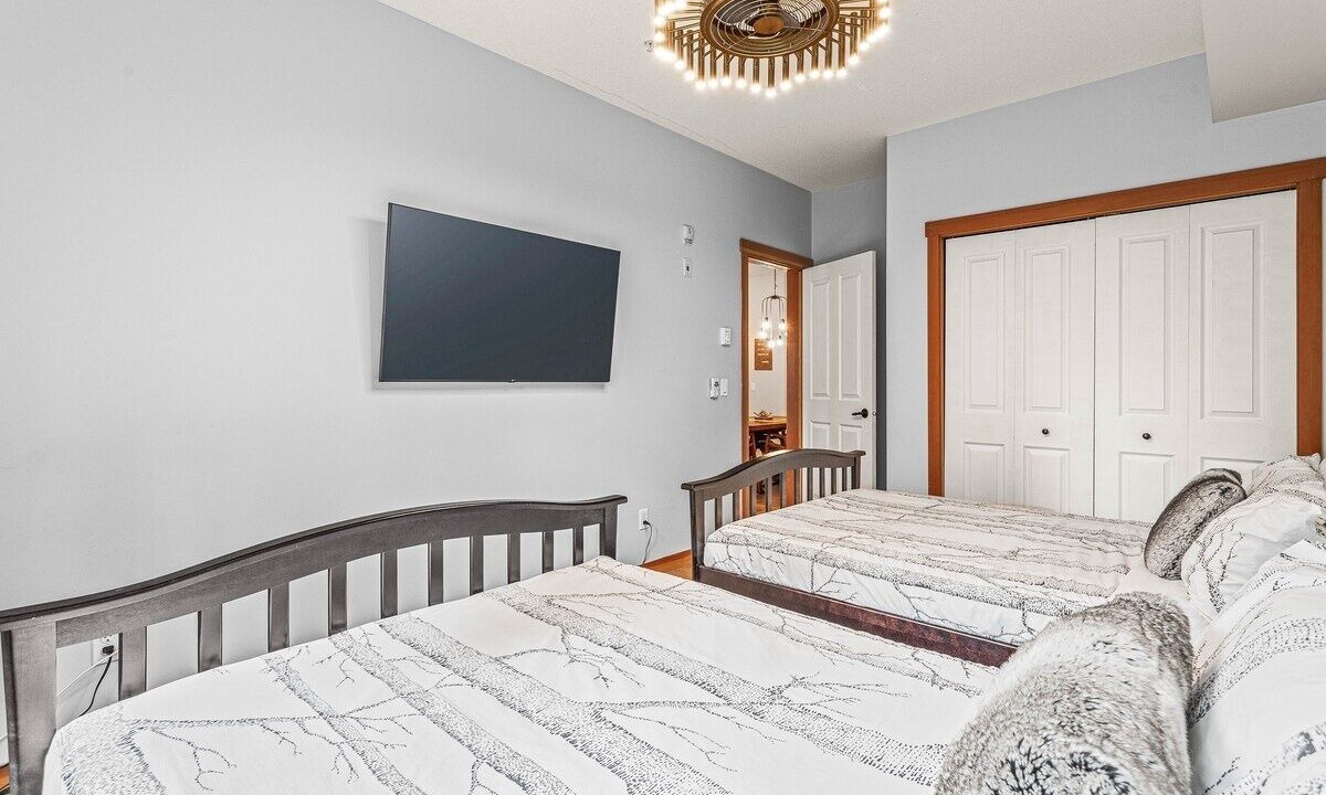 Photo of Bedroom in Cougar Creek
