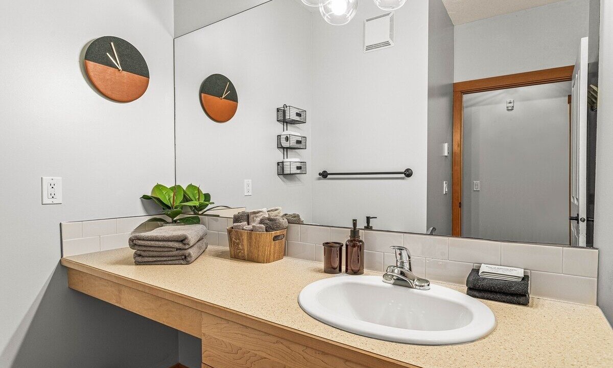 Photo of Bathroom in Cougar Creek