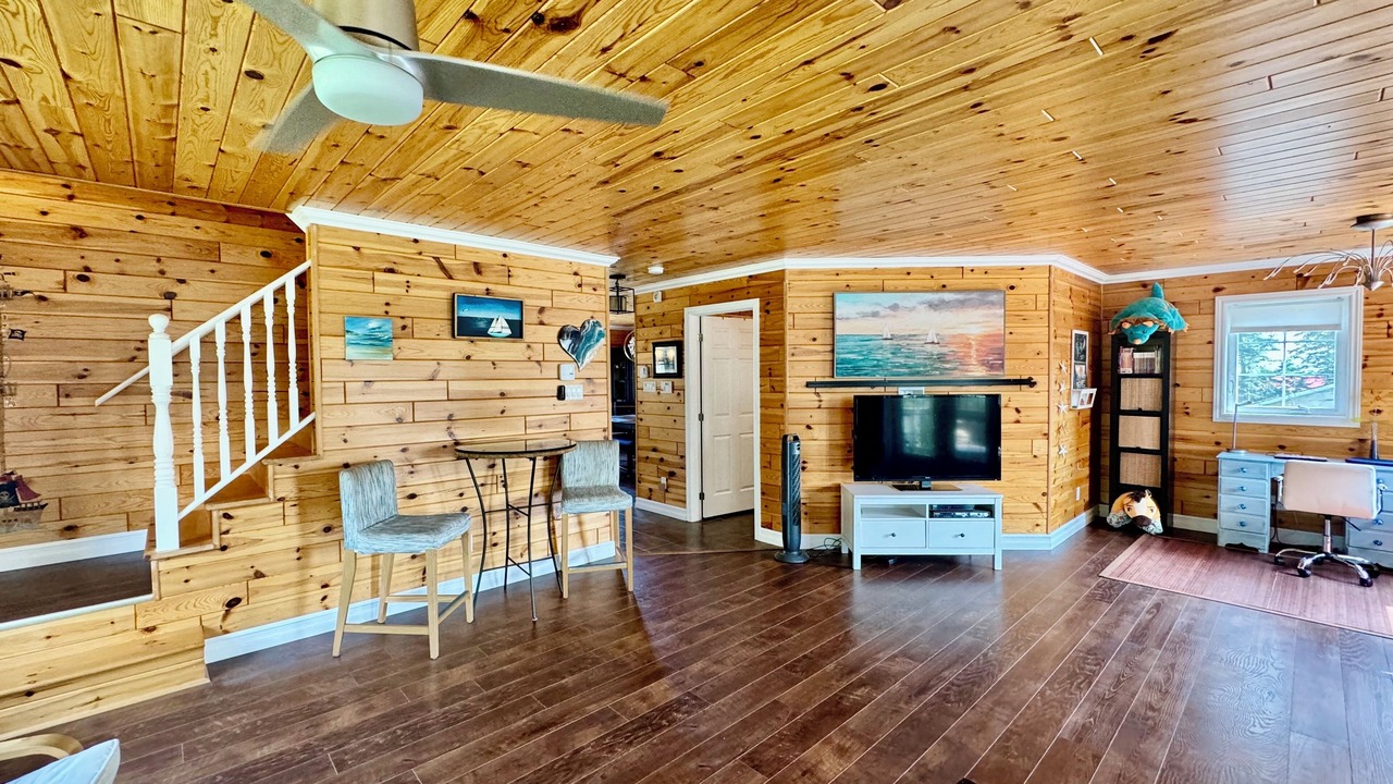 Photo of Bedroom in Northport