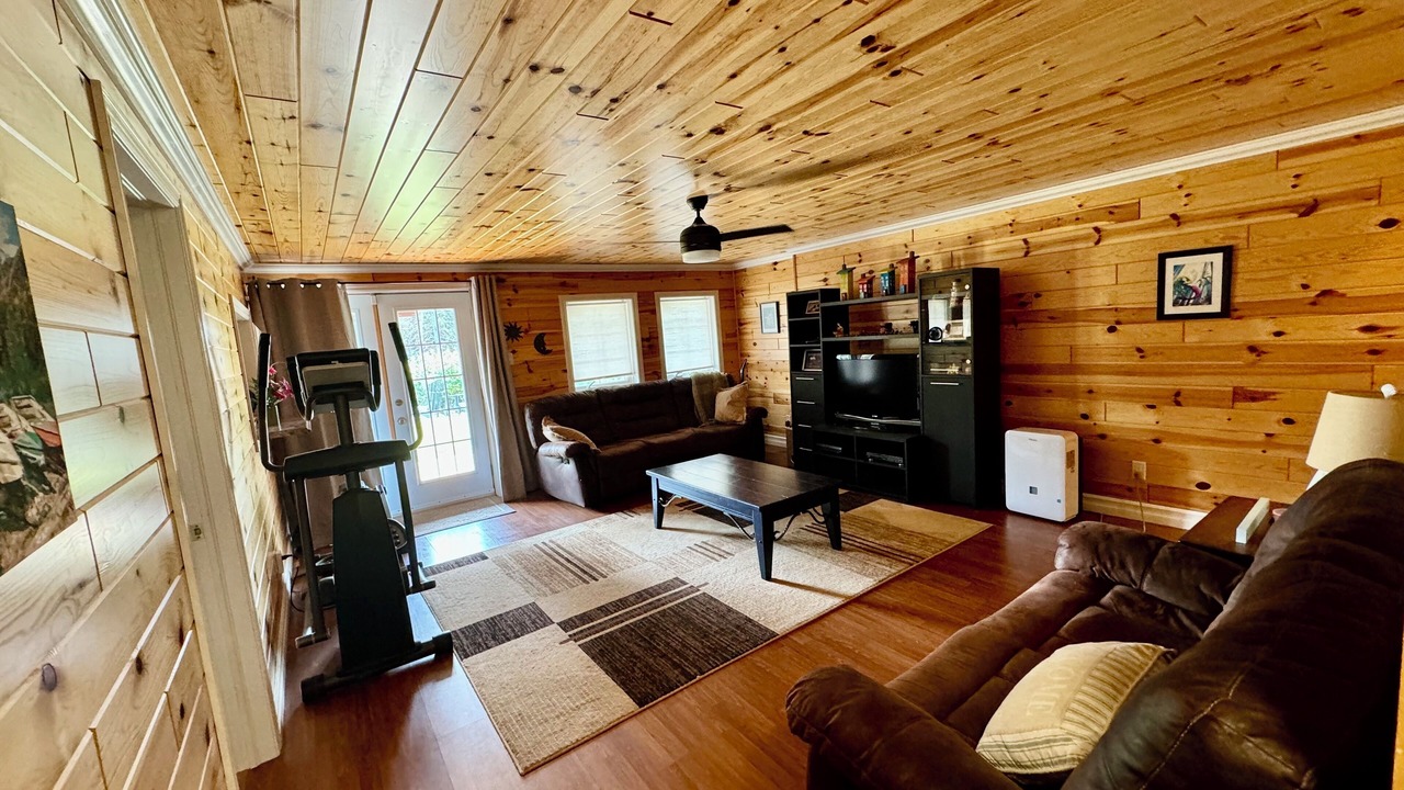 Photo of Bedroom in Northport