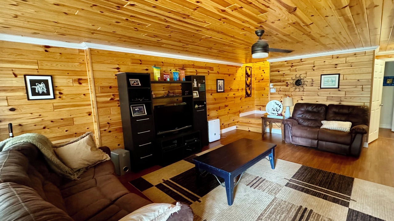Photo of Bedroom in Northport