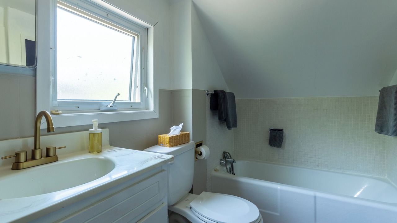 Photo of Bathroom in Eastend