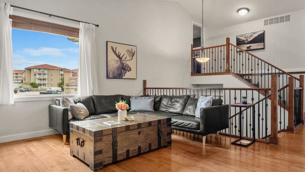 Photo of Livingroom in East Kootenay