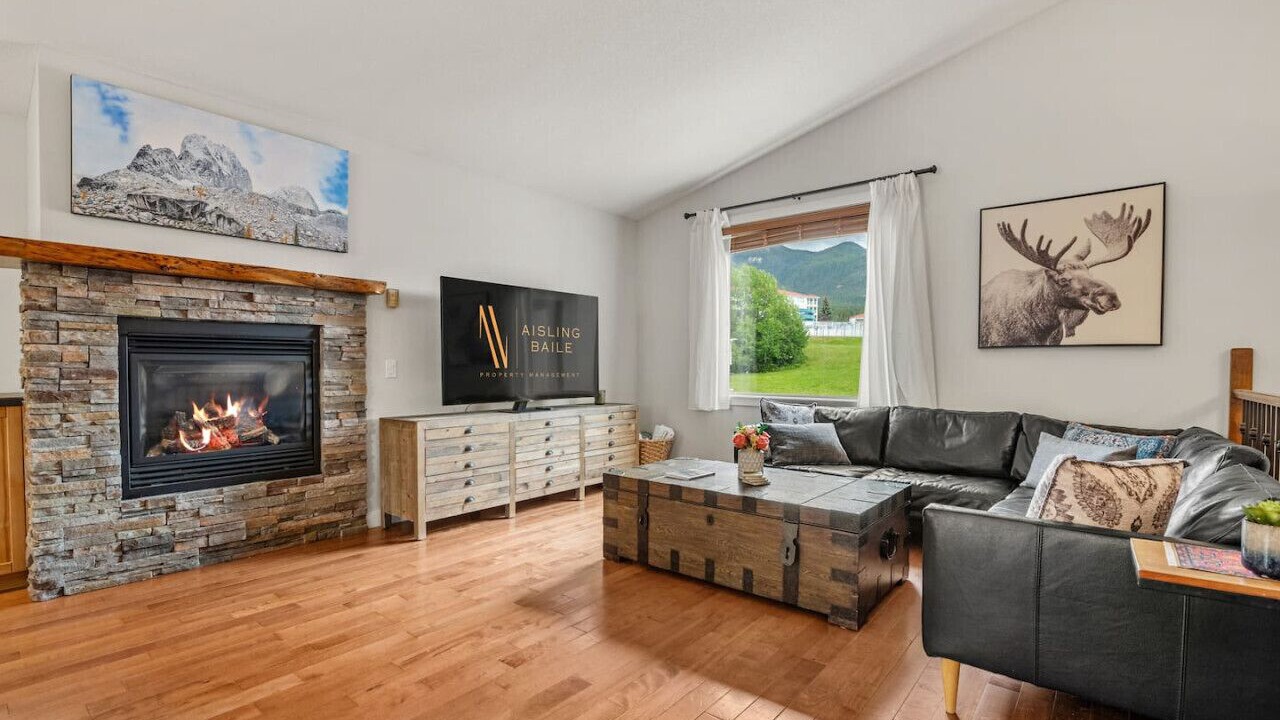 Photo of Livingroom in East Kootenay