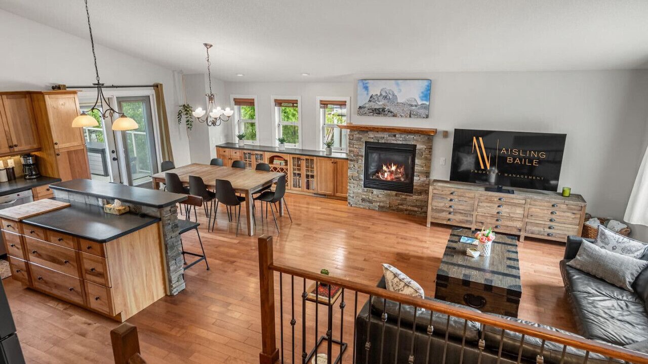 Photo of Livingroom in East Kootenay