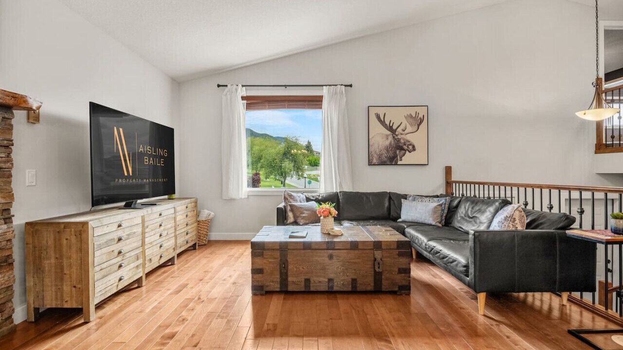 Photo of Livingroom in East Kootenay