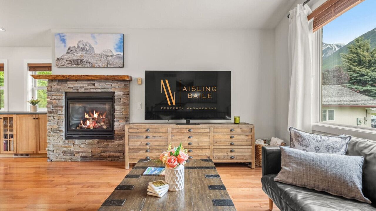 Photo of Livingroom in East Kootenay