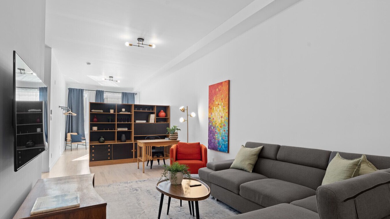 Photo of Livingroom in La Petite-Patrie