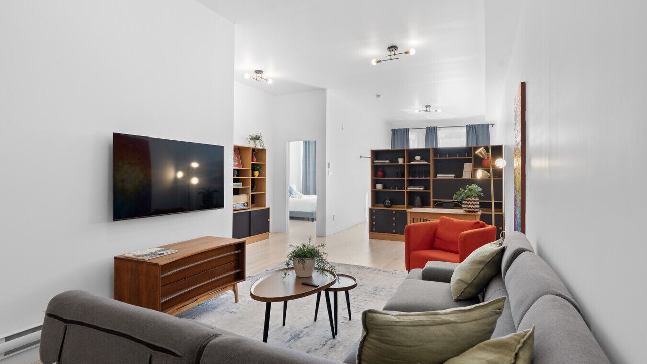 Photo of Livingroom in La Petite-Patrie