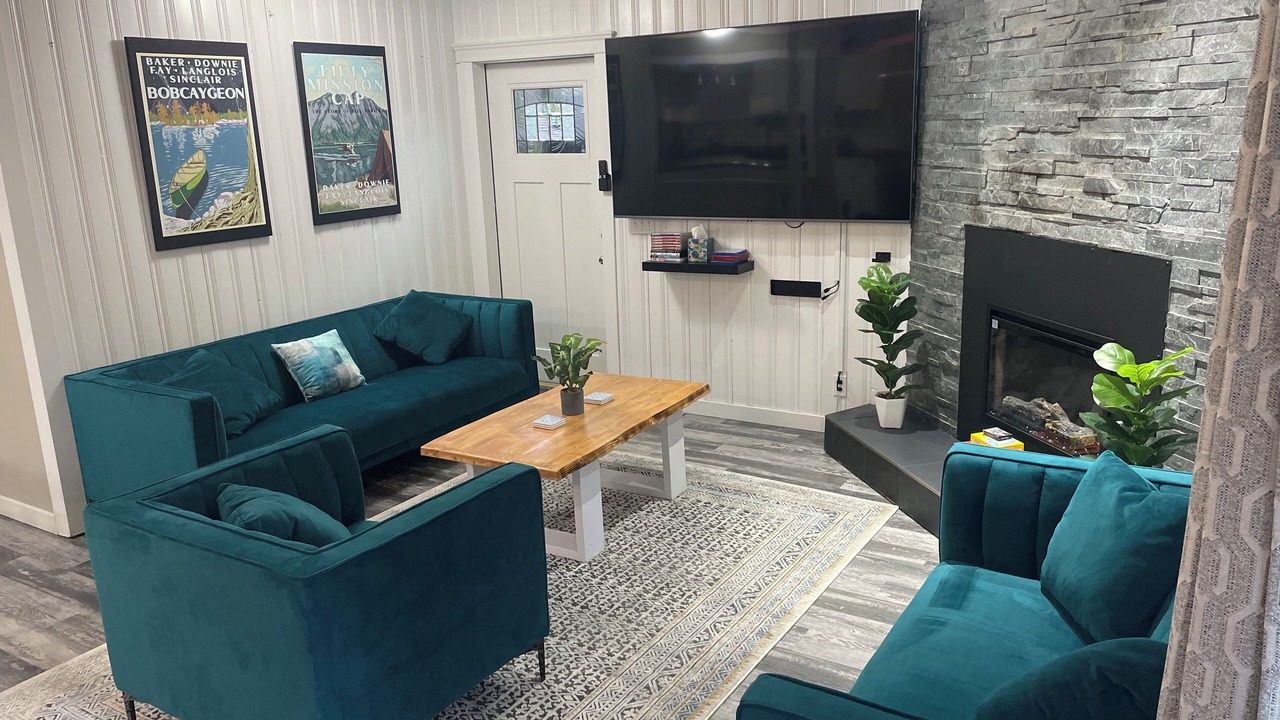 Photo of Livingroom in Sylvan Lake