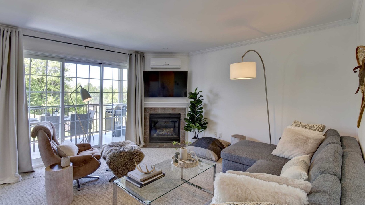 Photo of Livingroom in Saint-Faustin-Lac-Carre