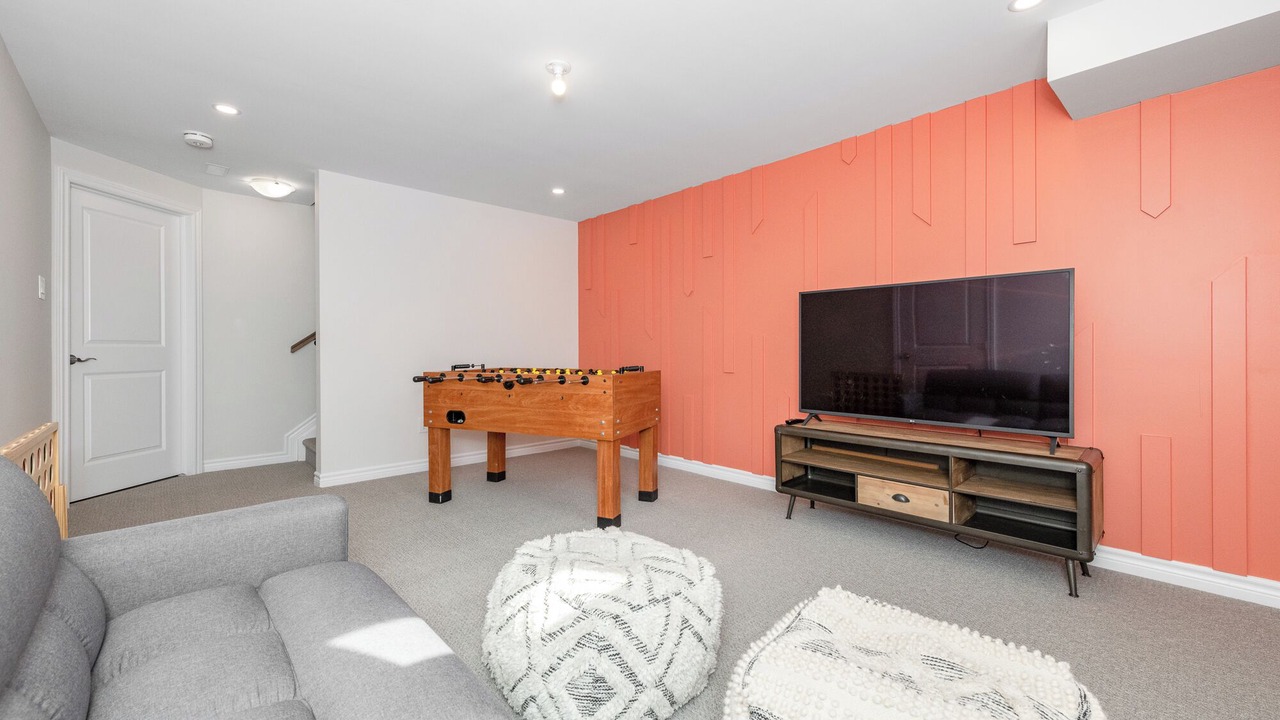 Photo of Livingroom in Ottawa Division
