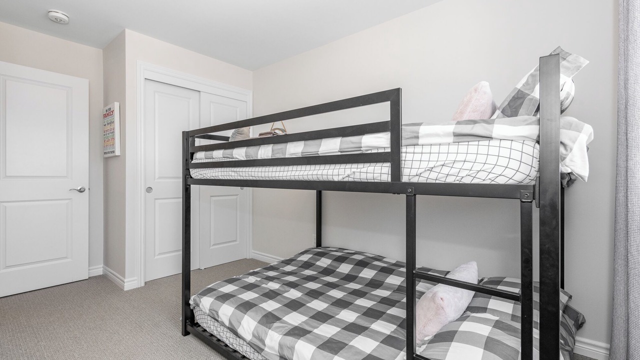 Photo of Bedroom in Ottawa Division