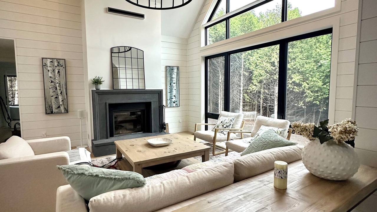 Photo of Livingroom in Flesherton