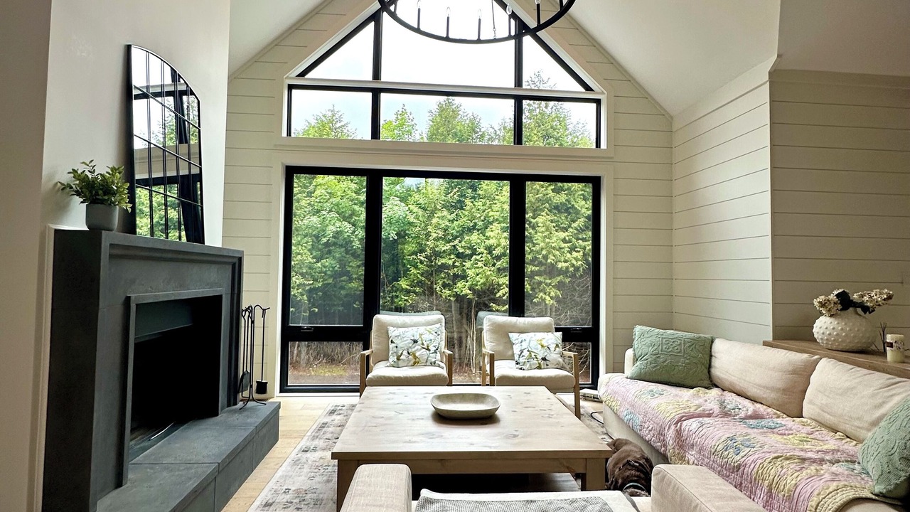 Photo of Livingroom in Flesherton