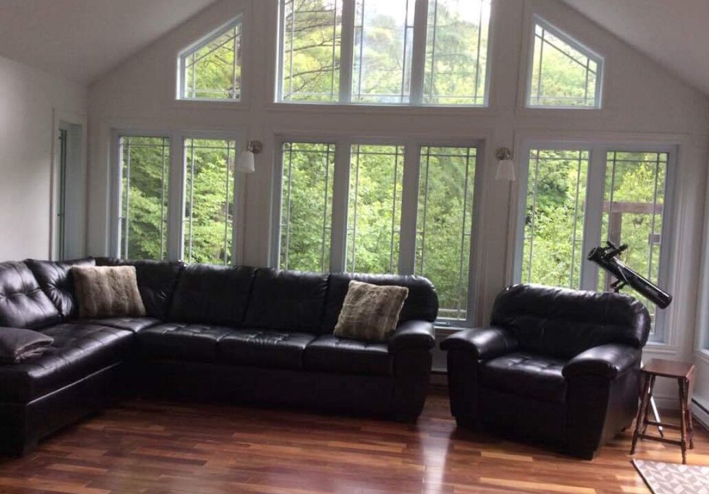 Photo of Livingroom in Bolton-Est
