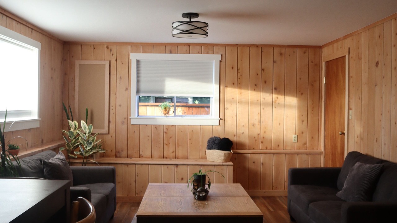 Photo of Livingroom in Lake Cowichan