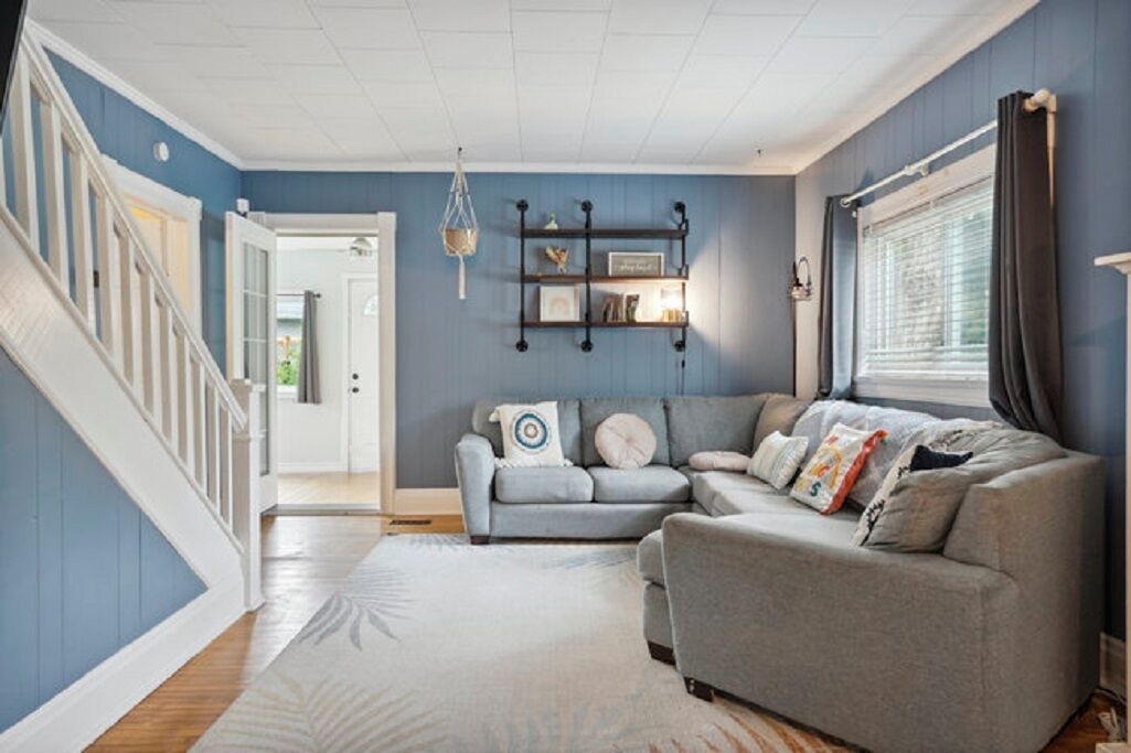 Photo of Livingroom in Port McNicoll