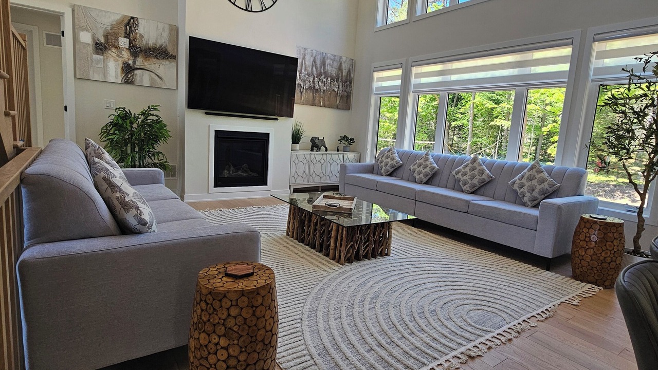 Photo of Livingroom in Lake of Bays