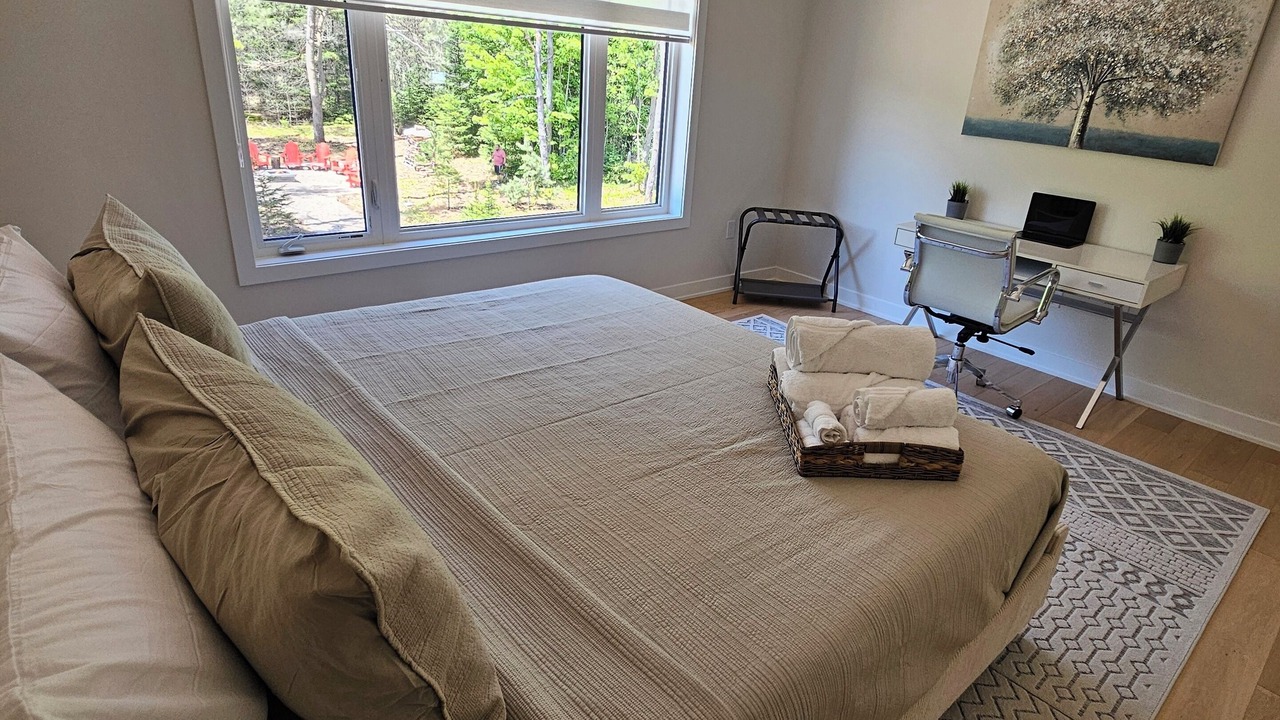 Photo of Bedroom in Lake of Bays