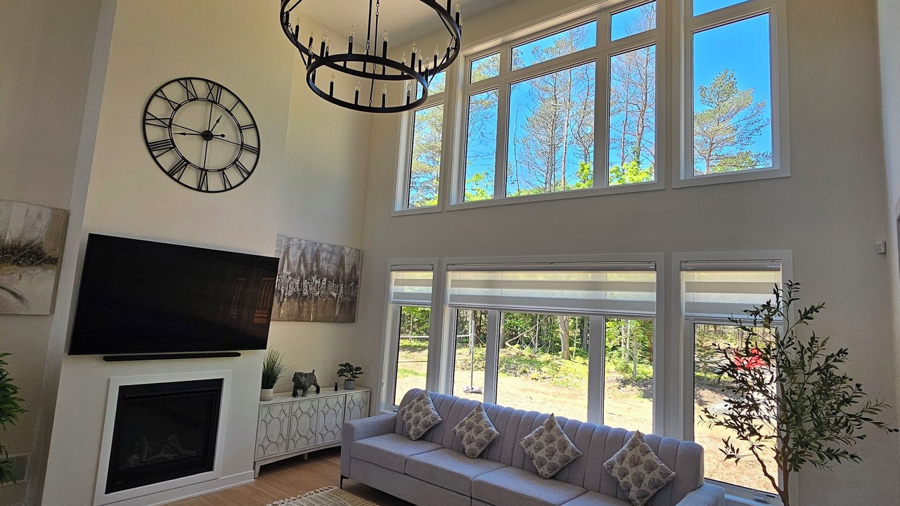 Photo of Livingroom in Lake of Bays