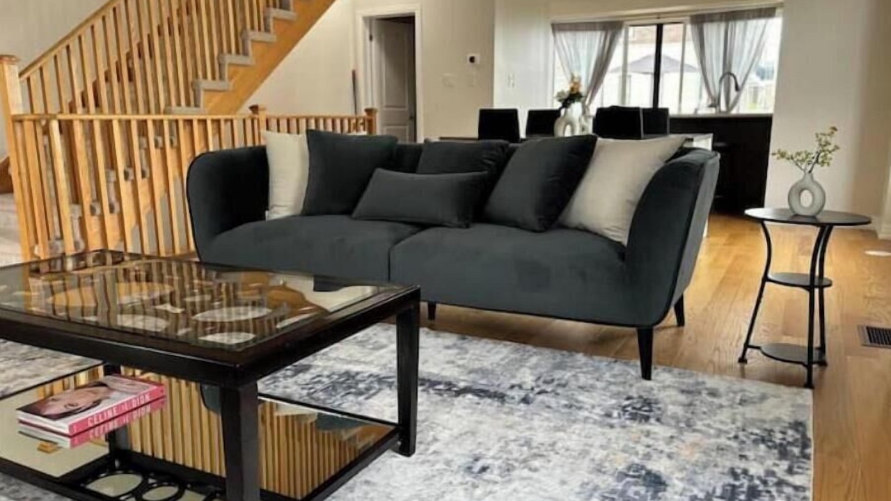 Photo of Livingroom in Bowmanville