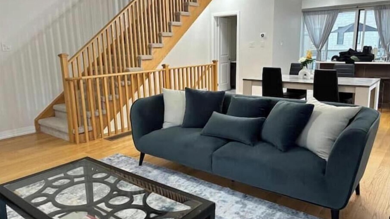 Photo of Livingroom in Bowmanville
