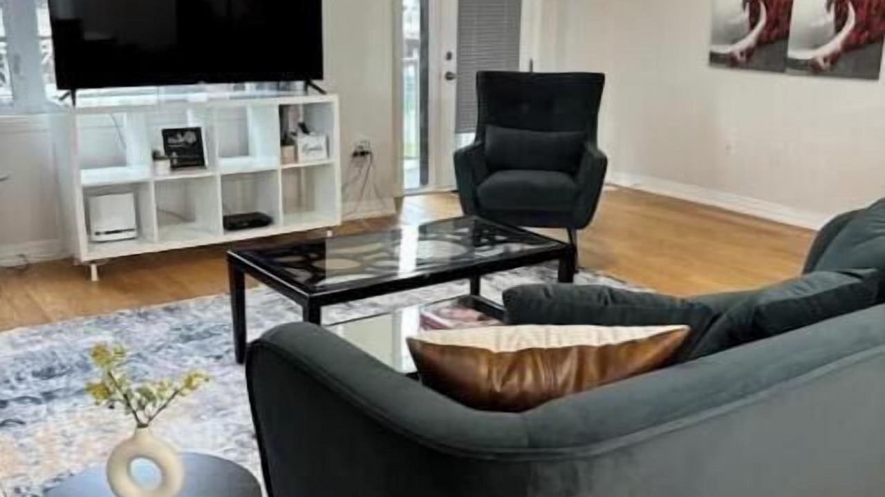 Photo of Livingroom in Bowmanville