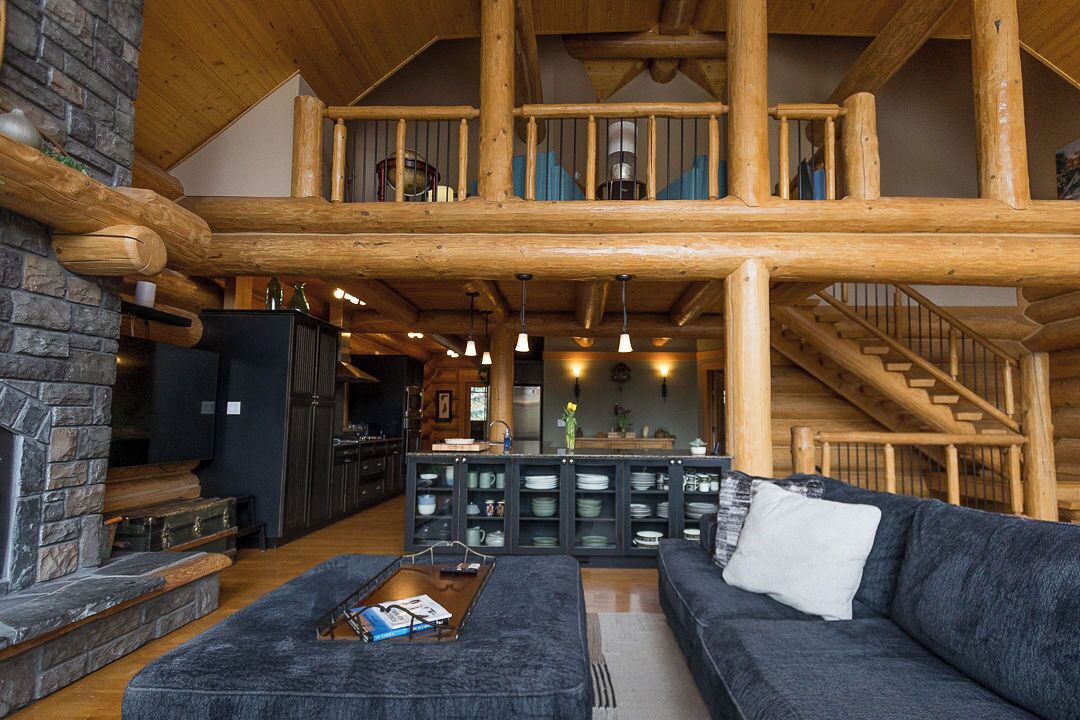 Photo of Livingroom in East Kootenay