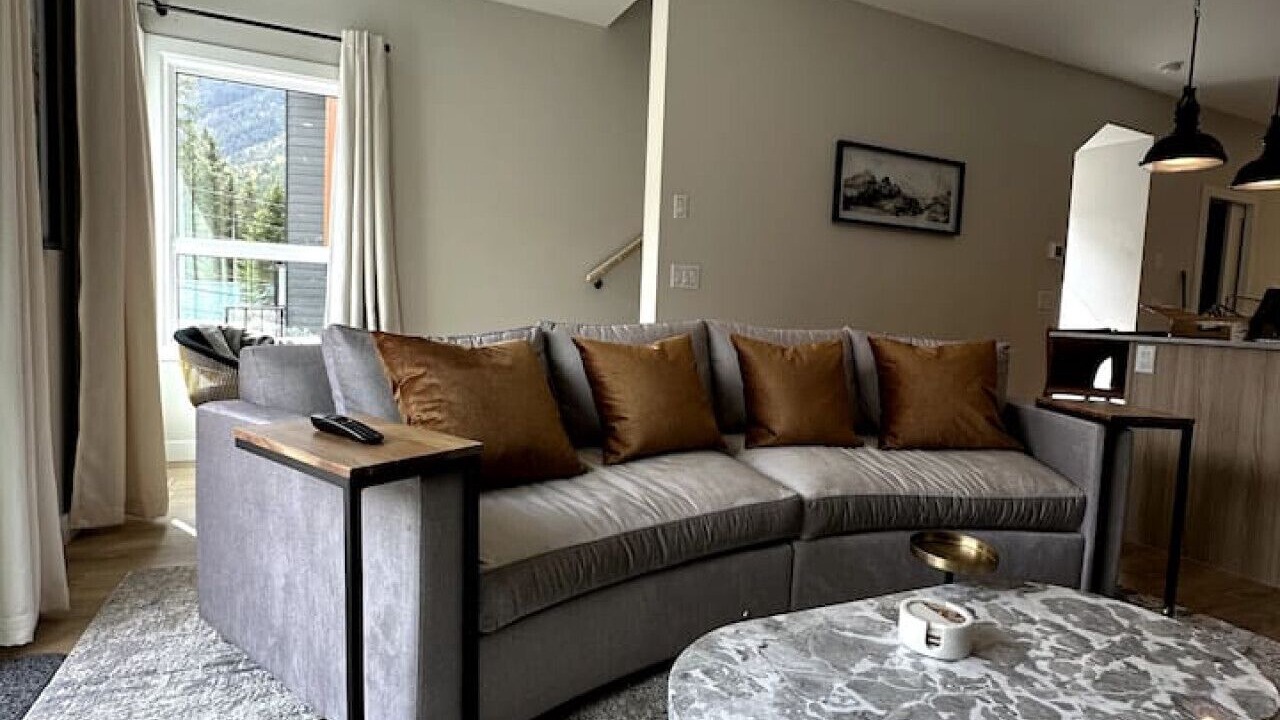 Photo of Livingroom in East Kootenay
