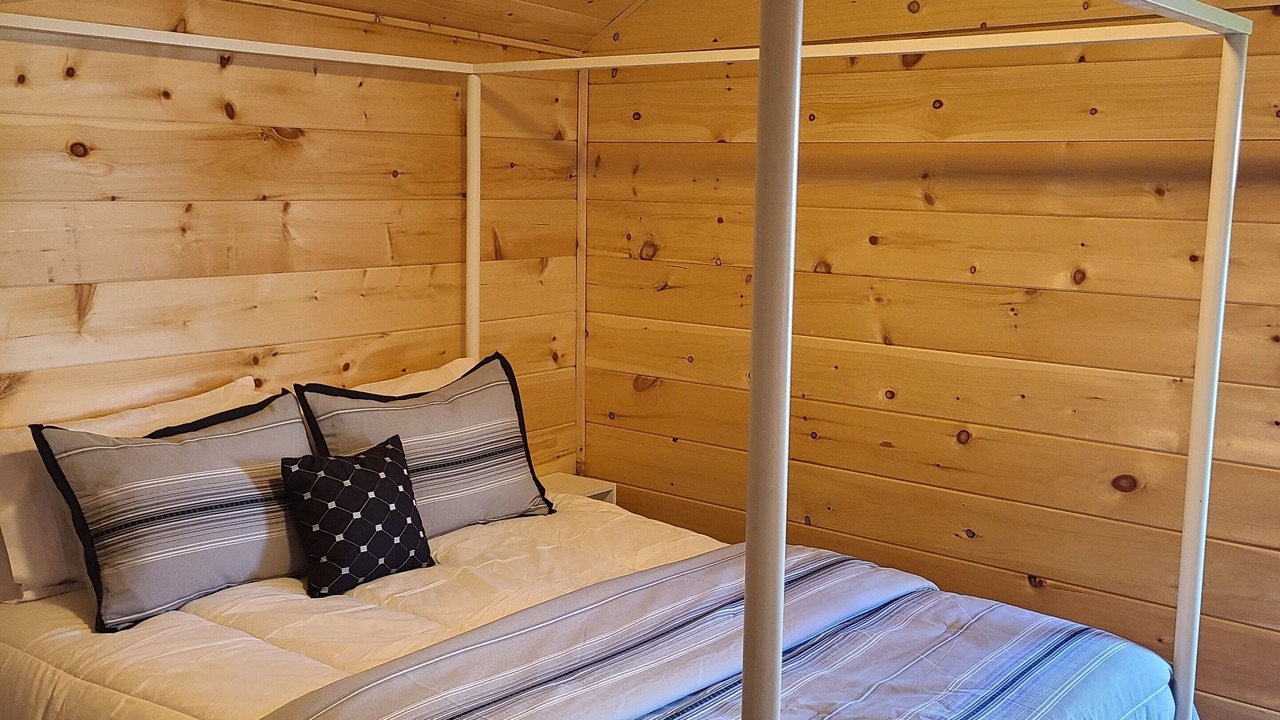 Photo of Bedroom in Aurora